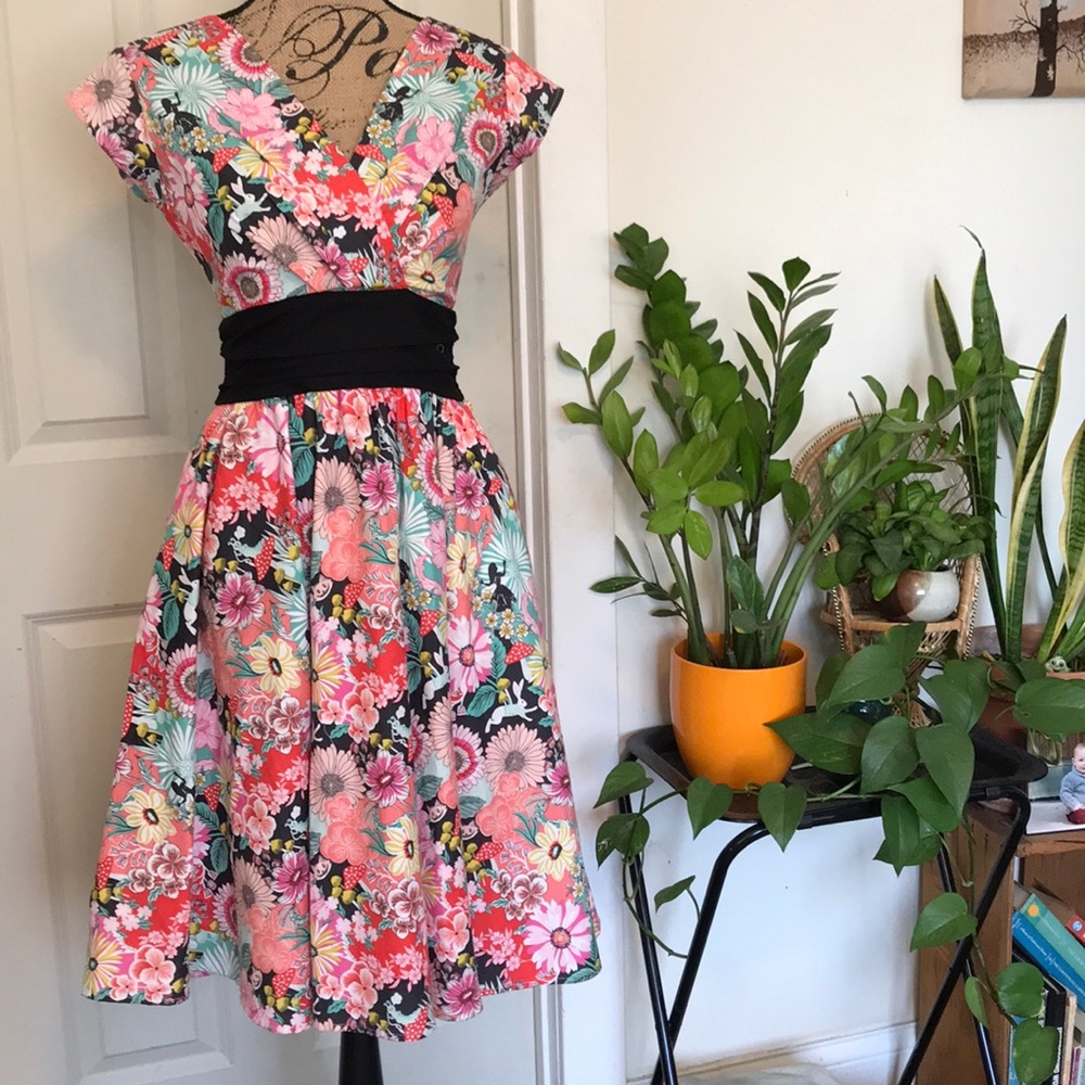 Retrolicious Alice in Wonderland floral dress
